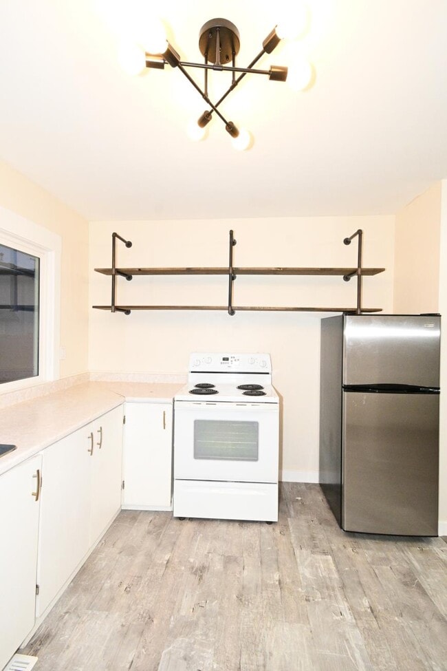 Building Photo - 4 bedroom in Prince George BC V2L 2V7