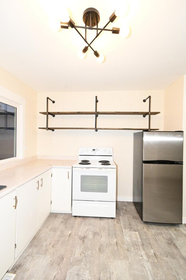 Photo du bâtiment - 4 bedroom in Prince George BC V2L 2V7