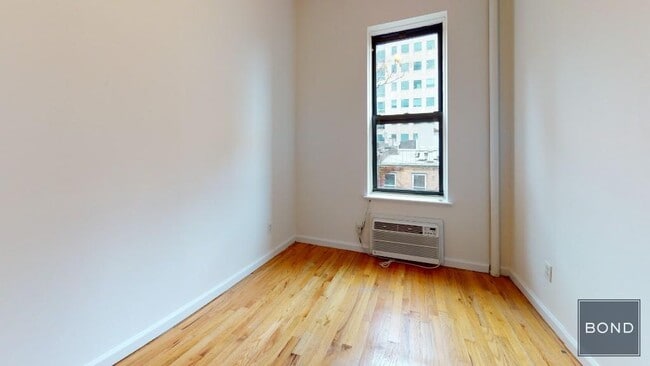 Foto del edificio - 425 E 65th St
