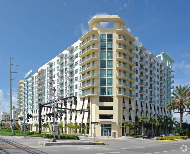 Foto del edificio - Hollywood Station