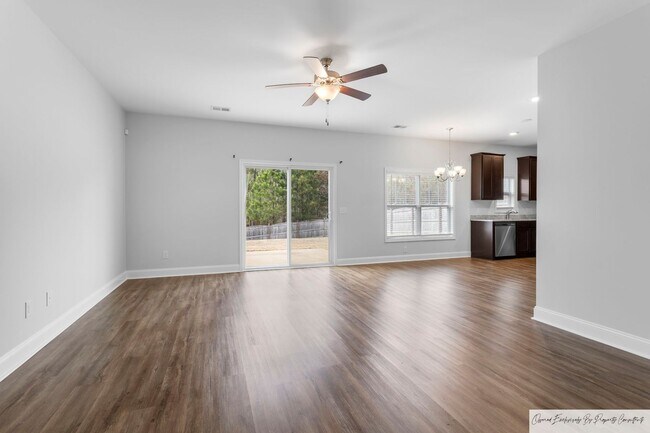 Building Photo - GATED COMMUNITY & MINUTES FROM LAKE MURRAY