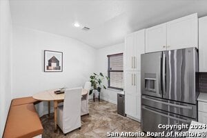 Building Photo - 5930 Southern Knoll