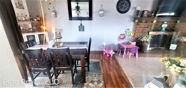 Building Photo - 4 br, 2 bath House - 3305 Foothills Blvd