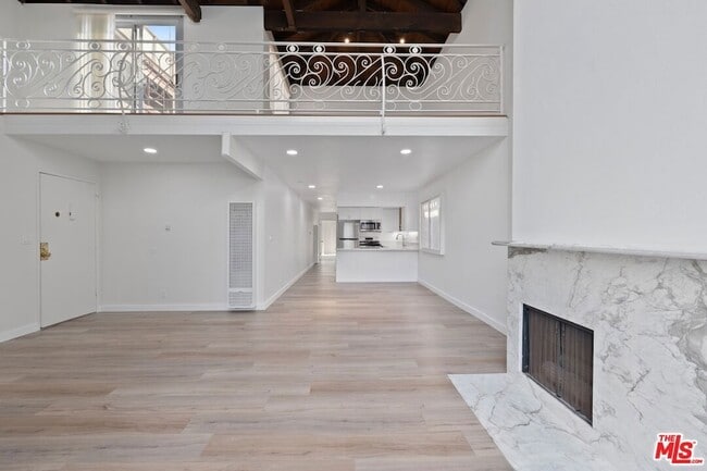 Building Photo - 122 Buccaneer St