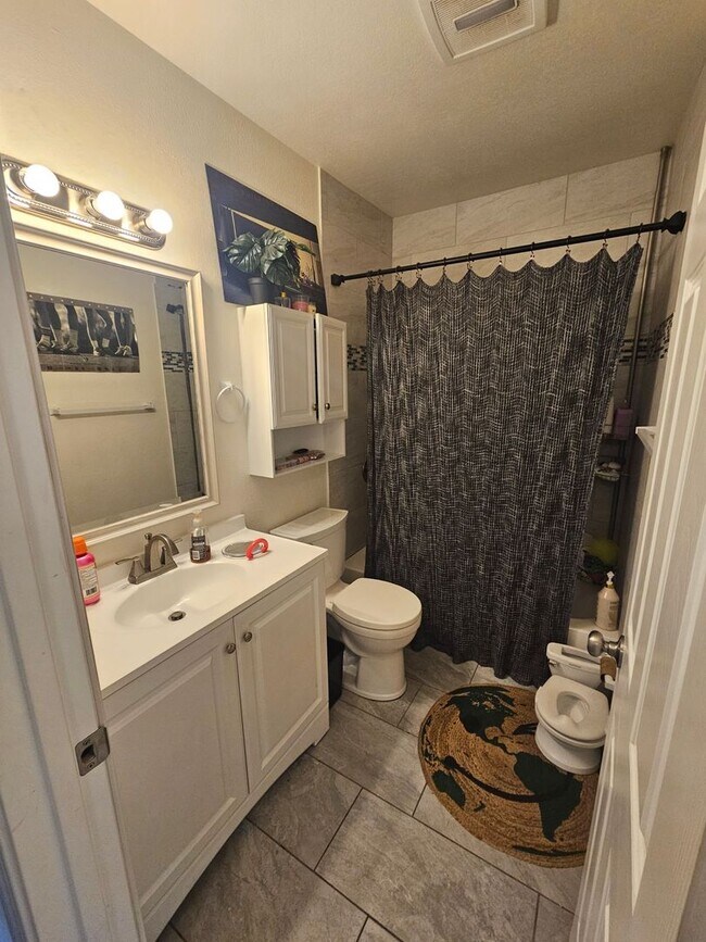 Foto del edificio - $1299 | 2BR/1BA | $85 Utilities | Charming...