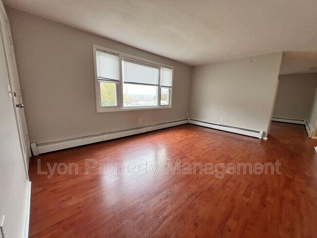 Foto del edificio - 103 Enfield St