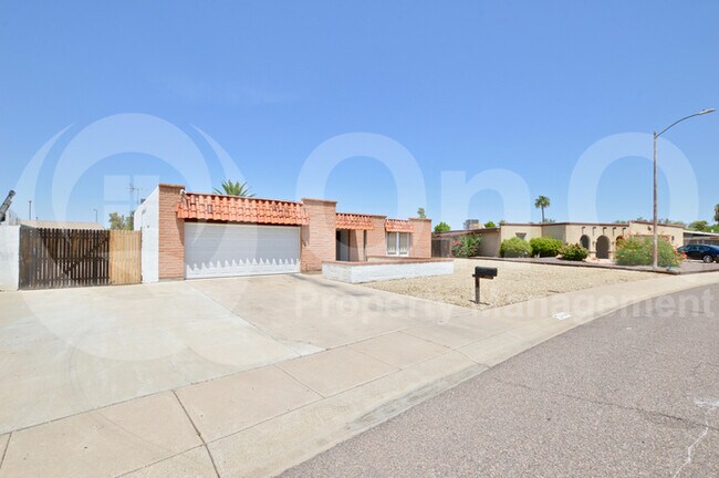 Foto del edificio - 2168 W Sharon Ave
