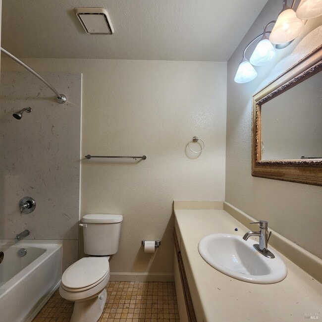 Building Photo - 926 Hidden Cove Way