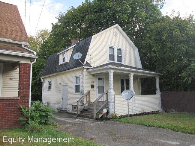 Building Photo - 3 br, 1 bath House - 132 E. Liberty Street