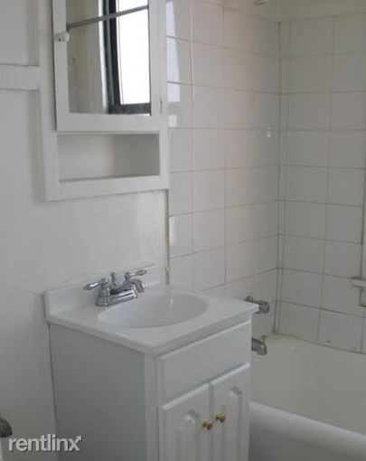 Foto del edificio - 1 br, 1 bath House - 4625 S Drexel Blvd