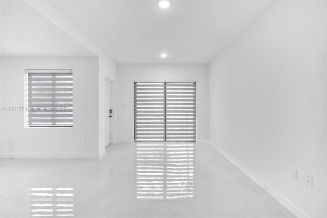 Foto del edificio - 14507 SW 261st St