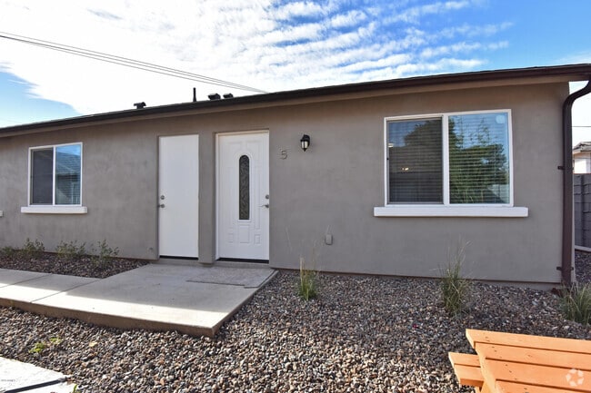 Building Photo - 2308 N 28th PL