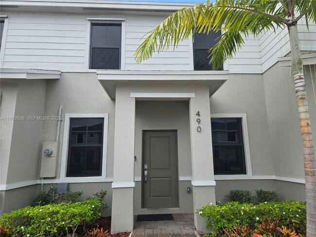 Foto del edificio - 490 NE 12th St