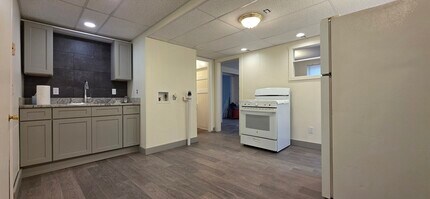 Building Photo - 20 Main St