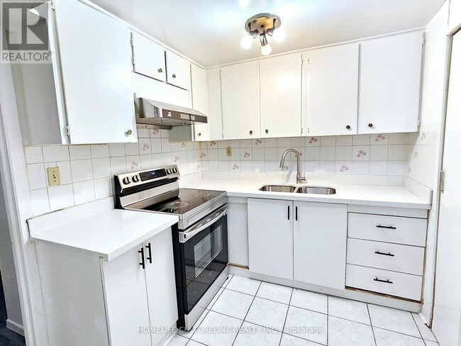 Building Photo - 20 Karen Miles Crescent