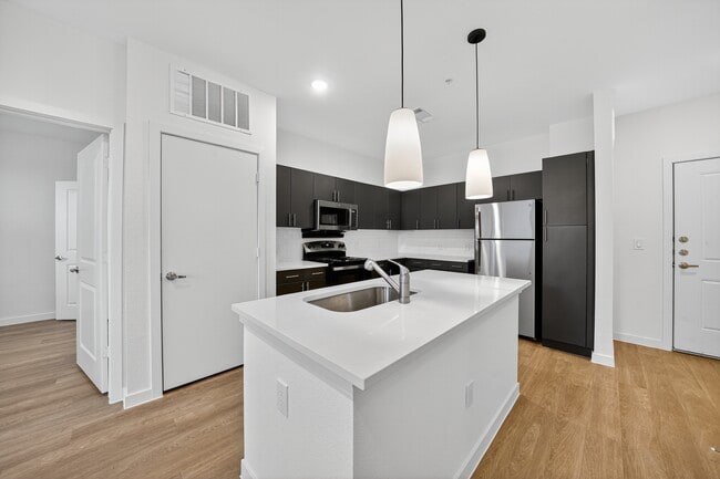 Fully Equipped Kitchen - Vista at Reed