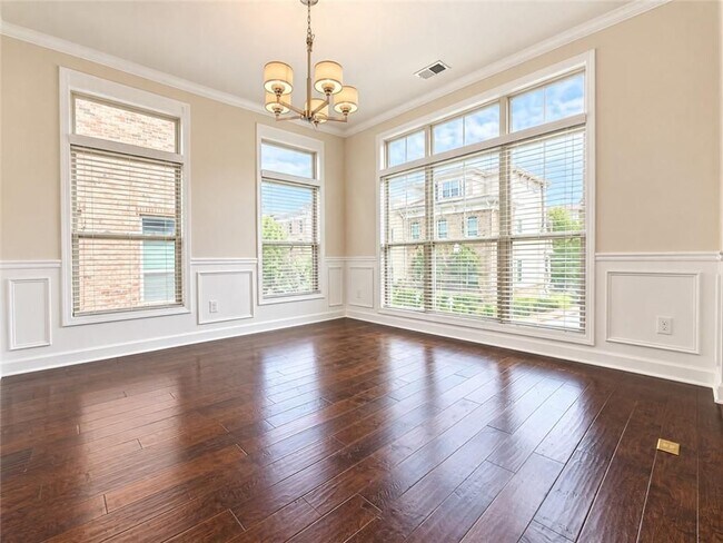 Foto del edificio - 1207 Lavista Cir NE