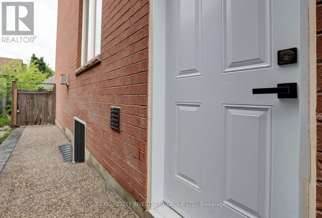 Photo du bâtiment - 7026 Lessard Ln