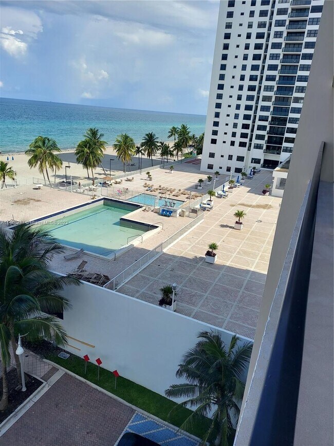 Building Photo - 2201 S Ocean Dr