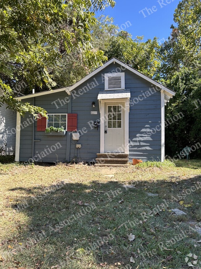 Building Photo - 604 Evans St
