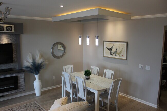 Comida - 324 Sanderling Ln