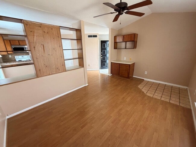 Foto del edificio - 7901 Cambridge St