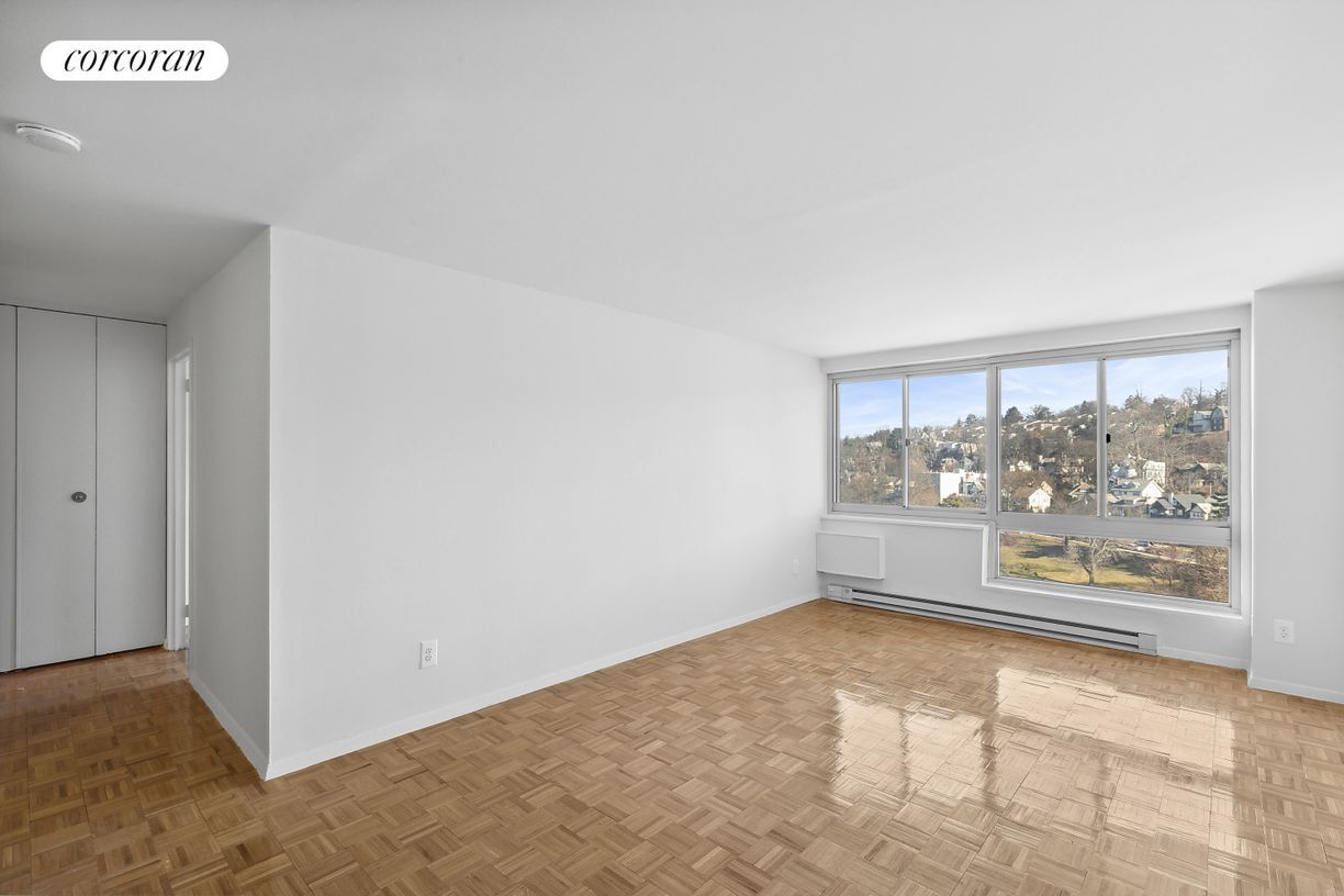 Foto principal - 1 Glenwood Ave