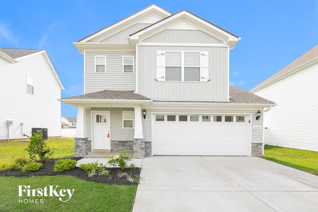 Building Photo - 2230 Oak Dr