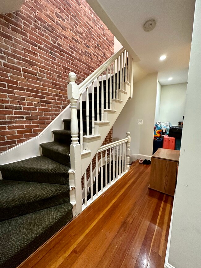 Foto del edificio - 151 Highland St