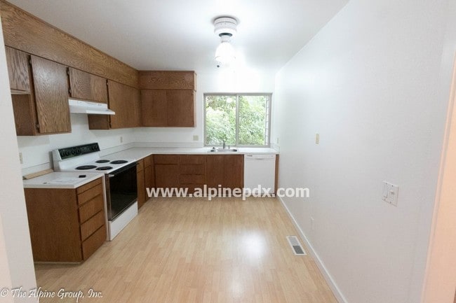 Building Photo - Great townhome in Central Park Condos