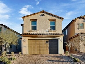 Building Photo - 642 N Water St