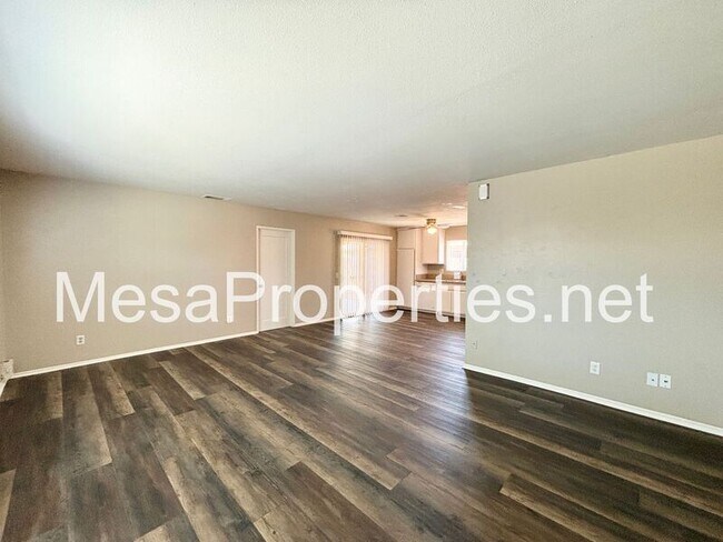 Foto del edificio - 21460 Laguna Rd