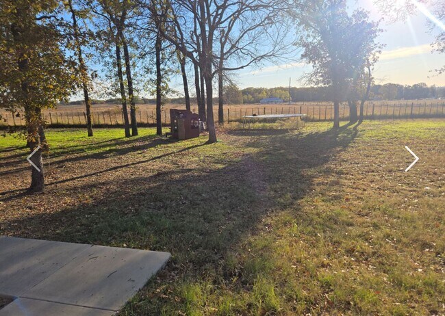 Foto del edificio - BROCK ISD / Private country living