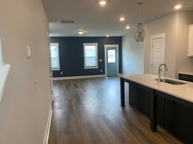 Photo - 686 Vine Pkwy House