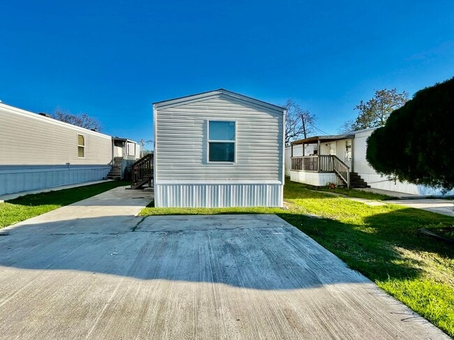 Foto del edificio - 127 Dolphin Harbor S