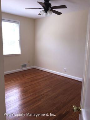 Building Photo - 214 Medwick Garth E