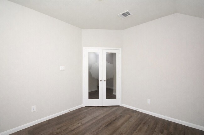 Building Photo - 5614 Brooklyn Rose Dr