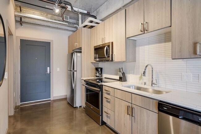Building Photo - 728 N 3rd St