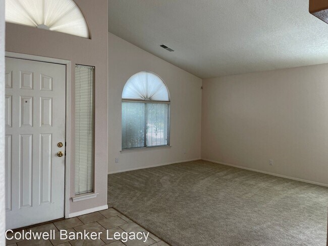 Building Photo - 3 br, 2 bath House - 8101 Oakland Ave NE