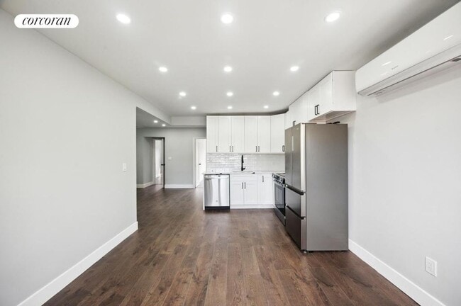 Building Photo - 224 W 252nd St