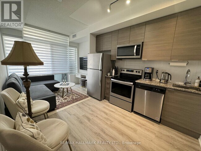 Photo du bâtiment - 621 Sheppard Ave E