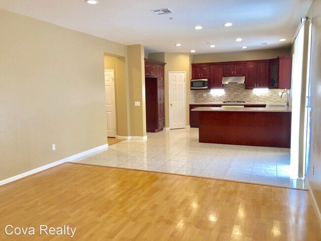 Foto del edificio - 4 br, 3 bath House - 811 Gitano Drive