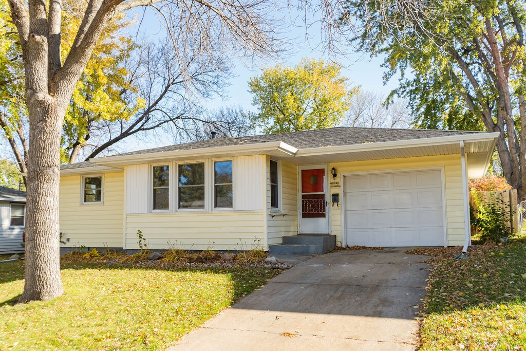 Primary Photo - 712 S Cloudas Ave