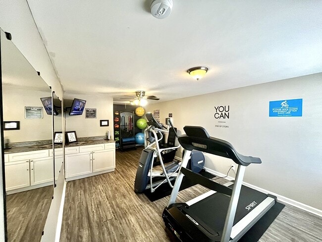 Building Photo - Lynn Haven Cove Apartments