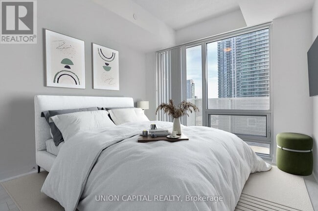 Building Photo - 88 Harbour St