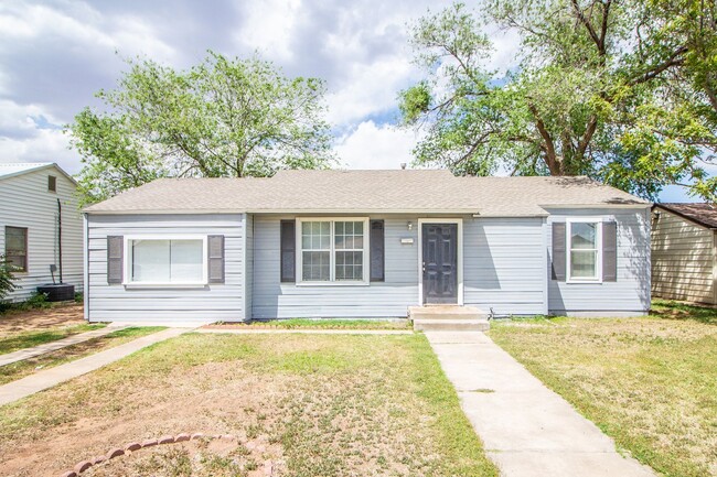 Building Photo - New Pictures Coming Soon! Updated 3/1 in C...