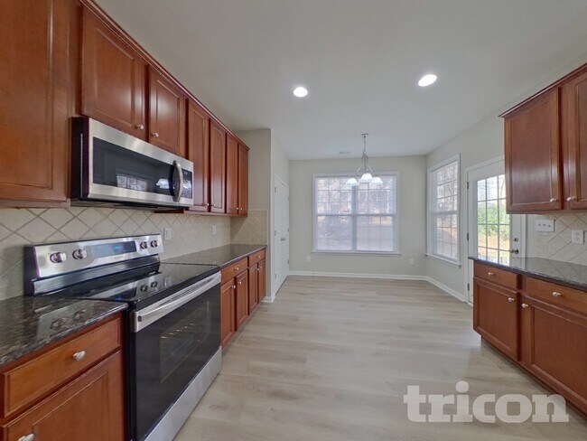 Foto del edificio - 588 Cotton Field Rd