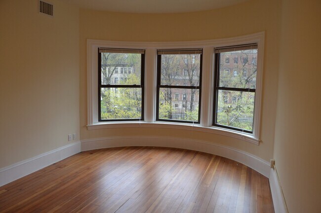 Foto del edificio - 1463 Beacon St