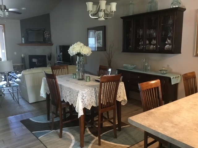 Foto del edificio - 5211 Carols Ln