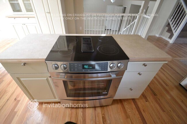 Foto del edificio - 931 S 240th Pl